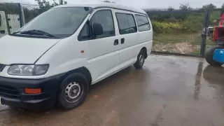 Mitsubishi L400 9 lugares — fotografia 1