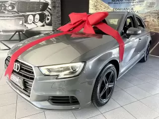 Audi A3 Limousine 1.6 TDI S tronic — fotografia 1