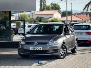 VW Golf 1.6 TDi Highline — fotografia 1