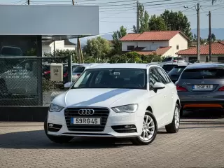 Audi A3 Sportback 1.6 TDI Attraction — fotografia 1