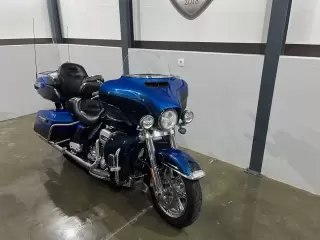 Harley-Davidson FLHT FLHTKSE CVO ULTRA LIMITED — fotografia 1
