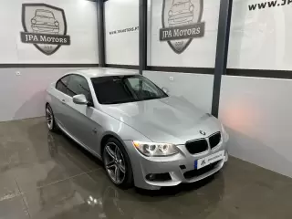 BMW 320 d Coupe Edição M — fotografia 1