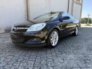 Opel Astra Cabrio TwinTop 1.6 — fotografia 1