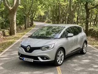 Renault Grand Scénic 1.6 dCi Luxe SS — fotografia 1