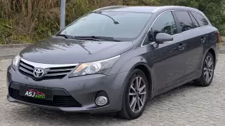 Toyota Avensis SW 2.0 D-4D Luxury+GPS — fotografia 1