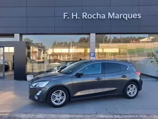 Ford Focus 1.0 EcoBoost Business — fotografia 1