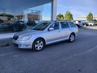 Skoda Octavia Break 2.0 TDI Elegance — fotografia 1