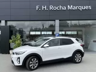 Kia Stonic 1.2 Dynamic — fotografia 1