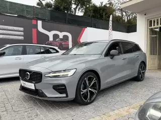 Volvo V60 B4 D Ultimate Dark — fotografia 1