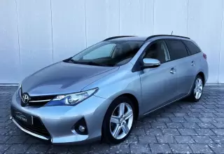 Toyota Auris Touring Sports 1.4 D-4D Com+P.Sport — fotografia 1