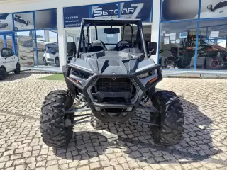 Polaris RZR 1000 Pro 4 — fotografia 1
