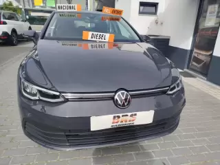 VW Golf Variant 2.0 Tdi Life — fotografia 1
