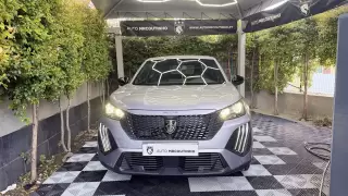 Peugeot 2008 PureTech 100 Style — fotografia 1