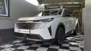 Peugeot 5008 1.2 Hybrid Allure e-DCS6 — fotografia 1