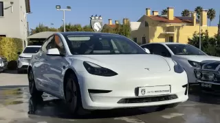 Tesla Model 3 RANG PLUS RWD — fotografia 1