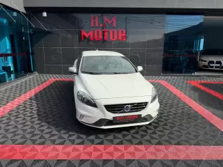 Volvo V40 2.0 D2 R-Design — fotografia 1