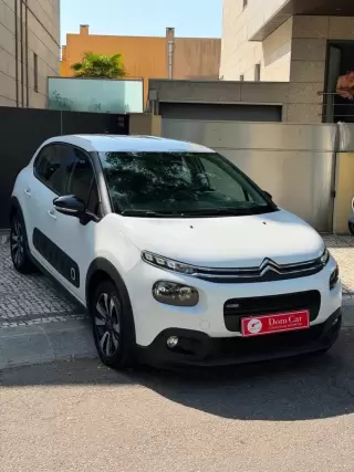 Citroën C3 1.2 PureTech Shine — fotografia 1