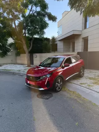 Peugeot 3008 225 e-EAT8 Allure — fotografia 1