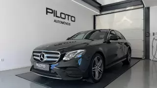 Mercedes-Benz E 220 d AMG Line — fotografia 1