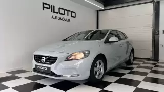 Volvo V40 1.6 D2 Momentum — fotografia 1