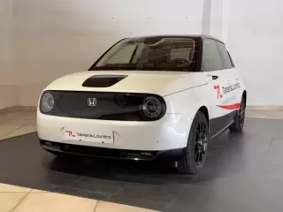 Honda e Standard — fotografia 1