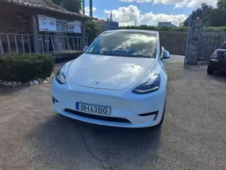 Tesla Model Y Tração Traseira — fotografia 1