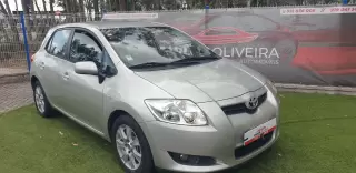 Toyota Auris 1.4 VVT-i AC — fotografia 1