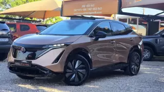Nissan Ariya 63 kWh Advance Carr. 22kW + Teto Panorâmico — fotografia 1