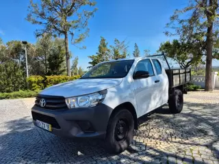 Toyota Hilux 2.4 D-4D 4WD CE CH — fotografia 1