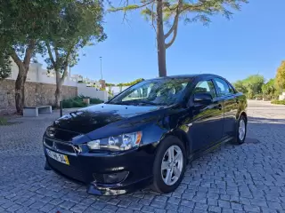 Mitsubishi Lancer 1.5 Inform — fotografia 1