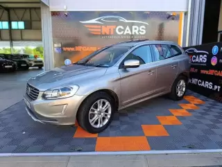 Volvo XC 60 2.0 D4 Momentum Geartronic — fotografia 1