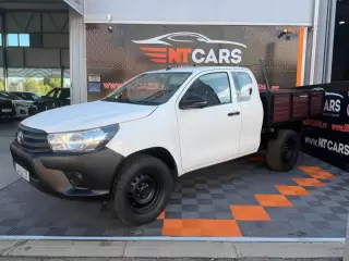 Toyota HILUX 2.4 D-4D 2WD CE 3L — fotografia 1