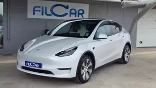 Tesla Model Y Long Range Dual Motor AWD — fotografia 1
