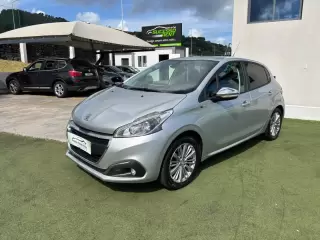 Peugeot 208 1.2 PureTech Allure — fotografia 1
