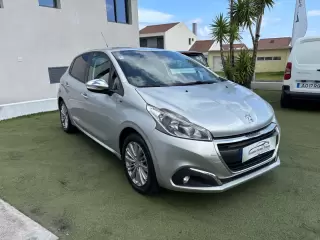 Peugeot 208 1.2 PureTech Active — fotografia 1