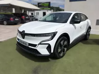 Renault Mégane E-Tech ev40 — fotografia 1
