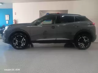 Peugeot 2008 1.2 Hybrid Allure e-DCS6 — fotografia 1
