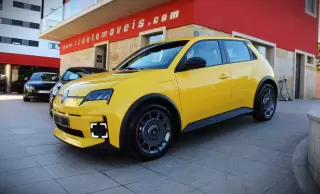 Renault 5 E-Tech 40 kWh Evolution Autonomia Urbana — fotografia 1