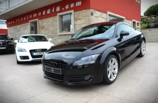Audi TT Coupé 2.0 TDI quattro S-line — fotografia 1