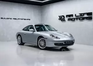 Porsche 911 (996) Carrera 4 Coupé — fotografia 1