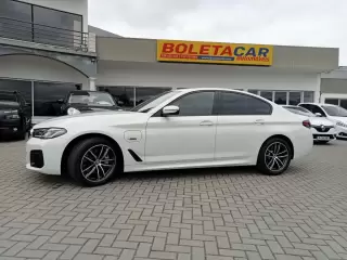 BMW 545 e xDrive Pack M — fotografia 1
