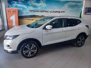 Nissan Qashqai 1.5 dCi N-Connecta J18 — fotografia 1