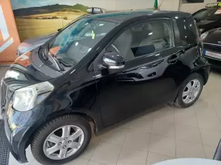 Toyota iQ 1.0 VVT-i Essential+AC — fotografia 1