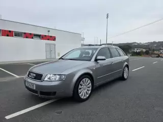 Audi A4 Avant 1.9 TDI — fotografia 1