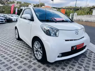 Toyota iQ 1.4 D-4D 2 EP+NAVI — fotografia 1