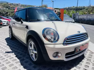 MINI Cooper — fotografia 1