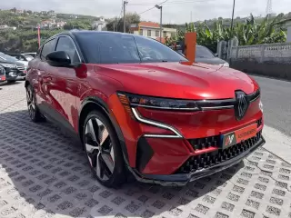 Renault Mégane E-Tech E-TECH — fotografia 1