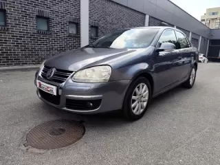 VW Jetta 1.9 TDi BlueM. Trendline — fotografia 1
