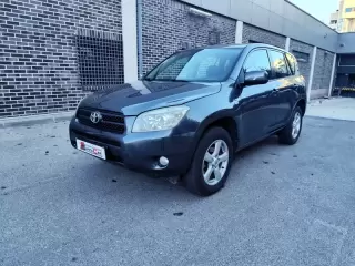 Toyota RAV4 2.2 D-4D — fotografia 1