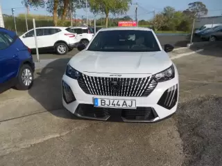 Peugeot 2008 1.2 PURE TECH ALLURE — fotografia 1